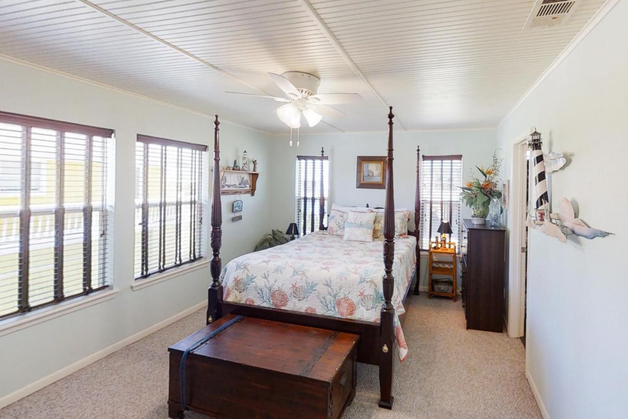 Villa Escape From The Storm Bolivar Peninsula Esterno foto