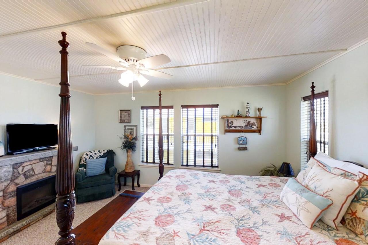 Villa Escape From The Storm Bolivar Peninsula Esterno foto